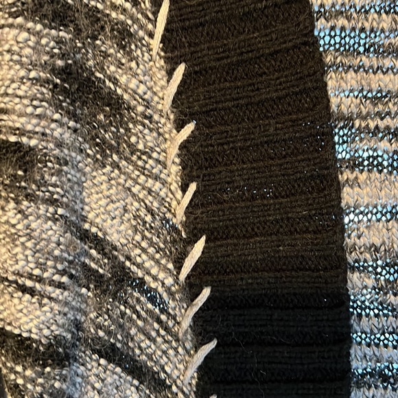 BKE Black and Gray Cardigan - Picture 2 of 2